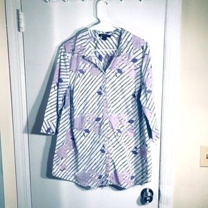 Roamans floral top with quarter sleeves. Size 20W